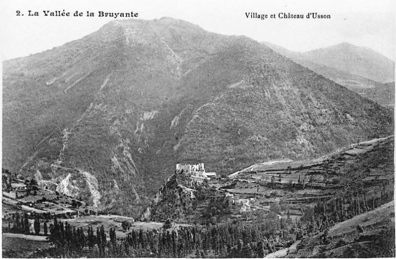 CPA_Thierry_Meynier_village et château d'Usson